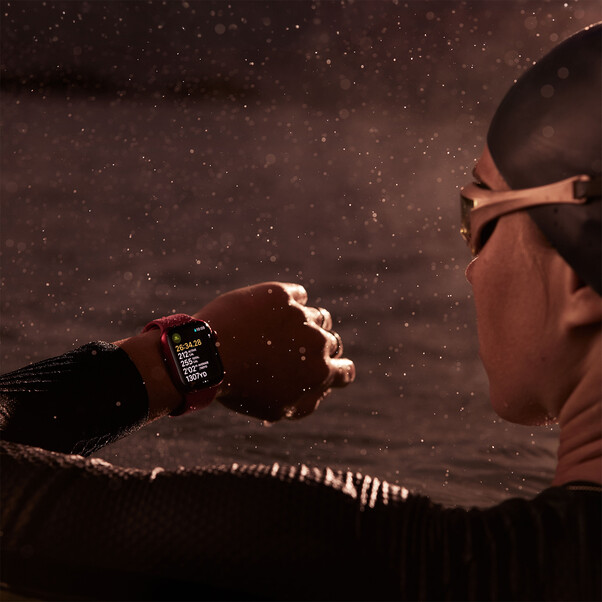 Apple Watch Series 9 GPS + Cellular, Aluminium rosé, 45mm mit Sport Loop, hellrosa>